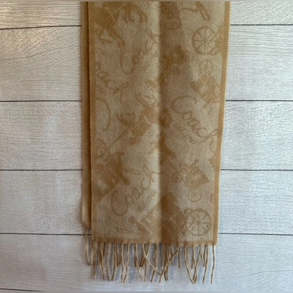 EUC Coach Cream and Tan Scarf cashmere wool blend